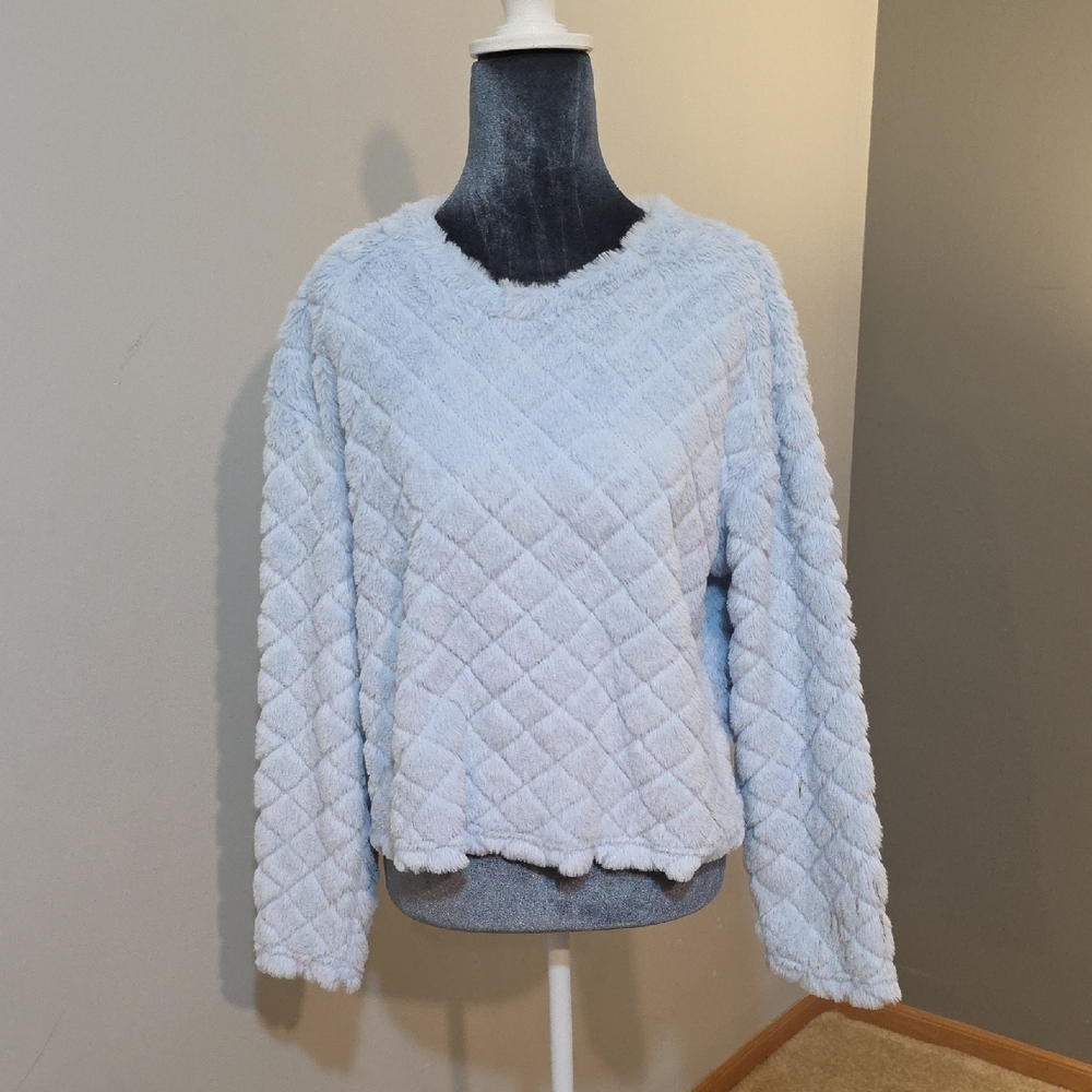 Almost‎ Famous Soft Furry Crop Sweater Sz Med